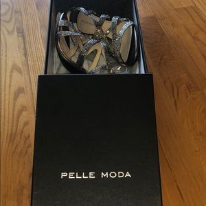 Pelle Moda heels (7.5)